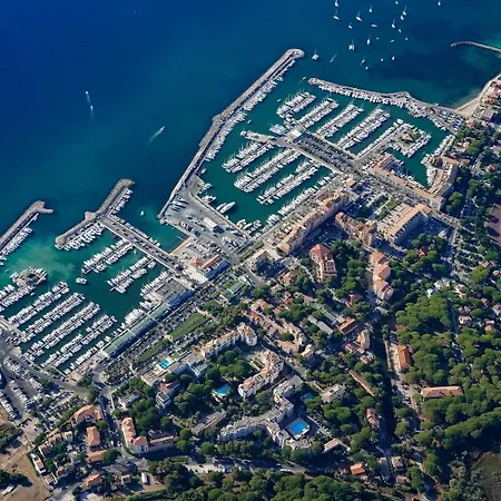 Bernadette - Climatisee Pour 10 Personnes Avec Piscine A Hyeres-la Capte *